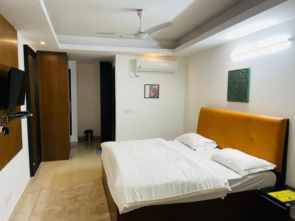 Roomshala 114 The Locals - Hauz Khas Hotel 3*