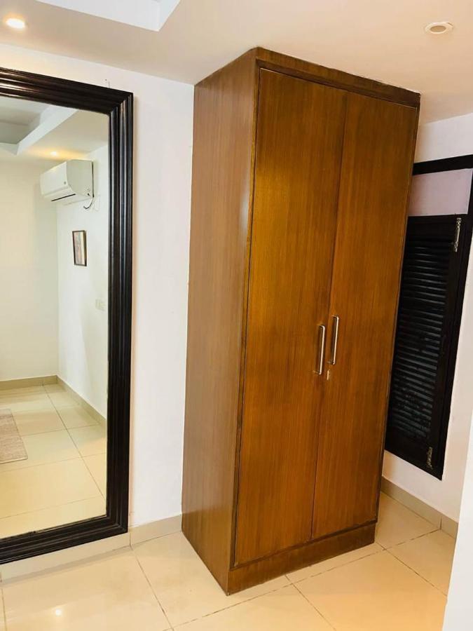 Roomshala 114 The Locals - Hauz Khas 3* New Delhi