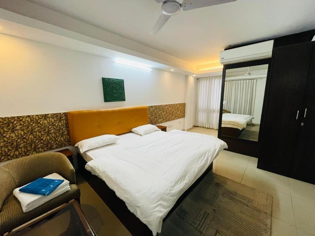 Roomshala 114 The Locals - Hauz Khas 3* New Delhi