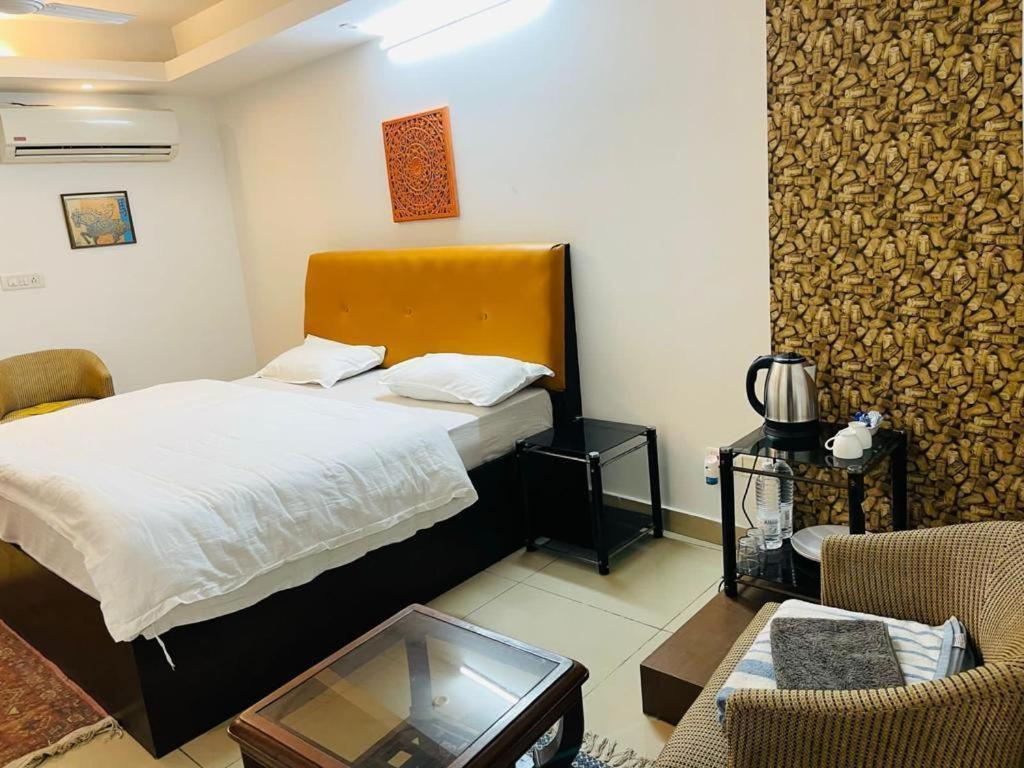 Roomshala 114 The Locals - Hauz Khas Hotel 3*